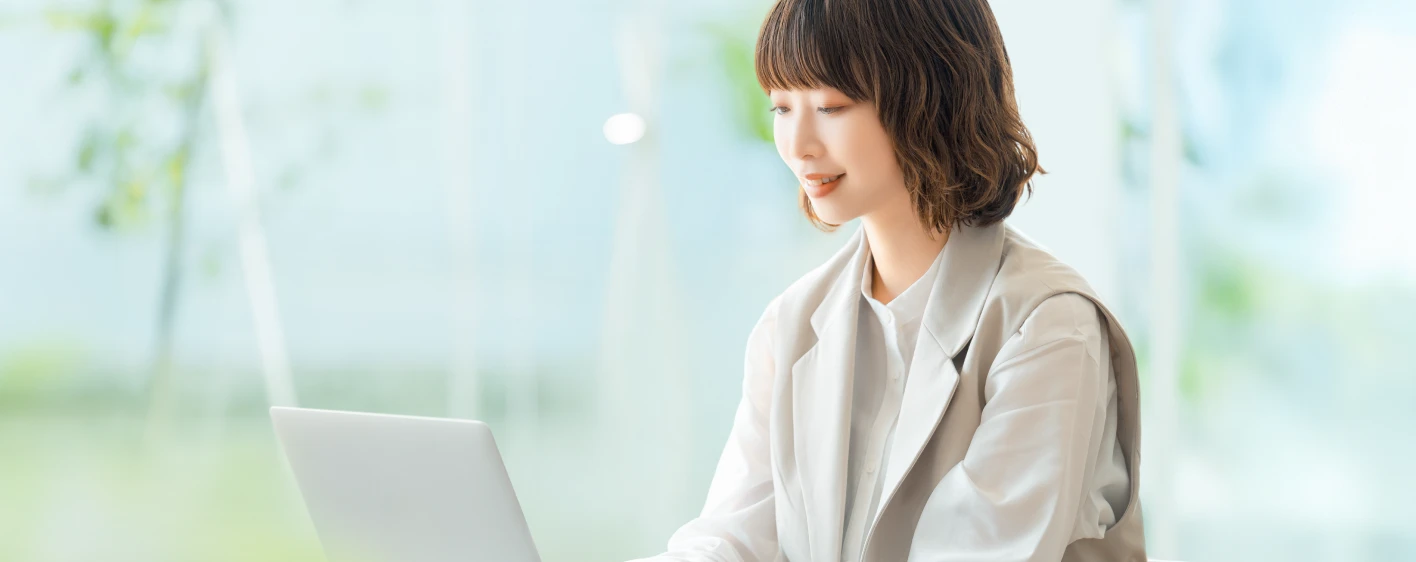 総務部での内製化事例をイメージした画像